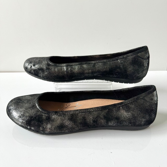 Taos Rascal Metallic Black Ballet Flats Size 11 US (Store display) - Picture 1 of 10